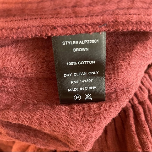 ASTR the Label Crinkled Cutout Jumpsuit - Size Small - Picture 13 of 14